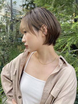 イヴォークトーキョーオーサカ(EVOKE TOKYO osaka) 丸み 可愛い おしゃれショート インナーカラー ベージュブラウン