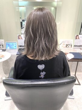 リー 尼崎(Lee) ミルクティーカラー