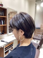 耳かけショートボブ　ハイライト