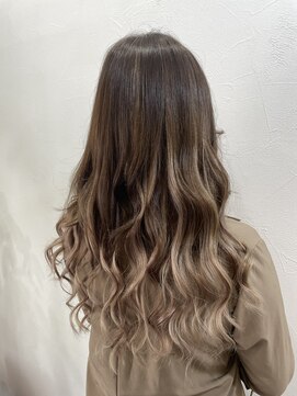 ラビスモア(Lovis moa) 切りっぱなしボブ/ピンクブラウン/エアリーロング/美髪のススメ