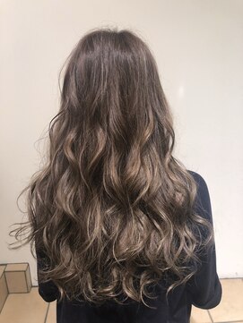 ルッソ チアロ(Lusso chiaro) アースカラー/ストレートパーマ