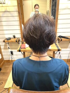 リリー(Lily) ＃ゆかのお客さま　大人女性のクセを活かしたボリュームショート