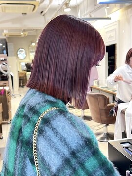 ヒビヲ(HIBIO) 横浜オリーブベージュブリーチなしダブルカラー外ハネボブ30代