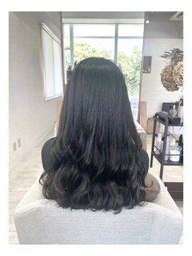 ミミフルール(mimi fleur) 透明感ある暗髪ヘア