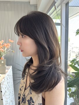 オニキス(ONYX) T2２3レイヤーカットくびれヘアグレージュ透明感20代ミディアム