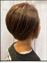 ウシワカマルガーデン(ushiwakamaru Garden)&nbsp;ショートボブ/白髪ぼかしハイライト/明るい白髪染め/白髪染め