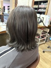 グレースモア(Grace More)&nbsp;（久留米／西原）ブリーチなしグレーアッシュ×オリーブカラー