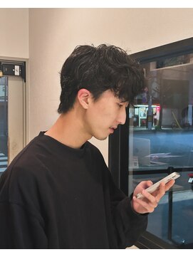 ロカリタ キョウト 千本丸太町店(ROCAReTA kyoto) 刈り上げなしの無造作パーマスタイル