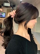 【横顔美人を叶える♪韓国っぽ後れ毛】結ぶだけでこなれ感◎計算された顔周りレイヤーで小顔効果もUP☆