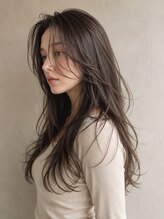 ロングレイヤーはアレンジが効いておしゃれに幅が出るのが◎