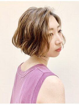 ハチジュウイチプラスワン 神楽坂(81+1) 前下がりパーマボブ