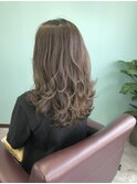 浮遊感たっぷり小顔が叶うレイヤースタイル