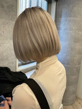 ルーブ トウキョウ(Loob. TOKYO) ホワイトベージュ【池袋髪質改善.インナーカラー.ケアブリーチ】