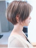 say. ショートボブ ハイライト ミルクティーアッシュ 前髪長め