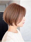横浜西口大人ショートレイヤーカットベージュカラー丸みボブ●