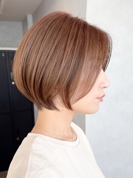 エリマ 横浜西口(elima) 横浜西口大人ショートレイヤーカットベージュカラー丸みボブ●