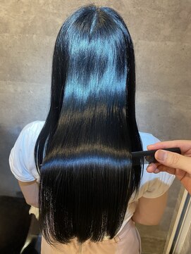 キャラ シャローネ 池袋(Chara Chalone) 黒髪ロングの髪質改善トリートメント【岸雄一】