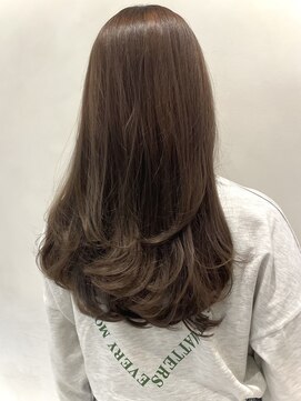 ザックラフィネ(ZACC raffine) ワンカールでまとまる扱いやすいレイヤー