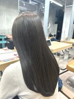 クラム(clam.)&nbsp;透明感グレージュ