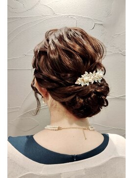 サンジュウナナドシー 大宮東口店(37.0℃) 大人可愛いゆるふわ質感シニヨンアレンジ