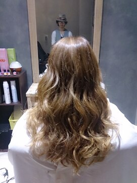 ヘアーアンドメイク ラブストラック(Hair&Make LOVESTRUCK) ソフトスパイラルグラデ