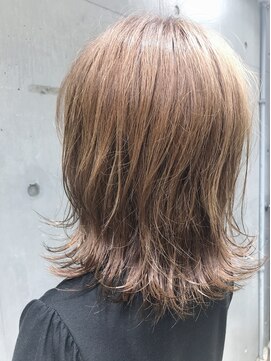 ディー(dee) dee スモーキーベージュ×外ハネウエット