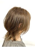 20代30代40代/くびれひし形/ミディアムレイヤー/外ハネ