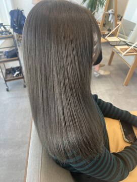 ブローチェラウカ(Broche lauka) オリーブグレージュ