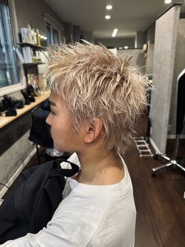 ファミリア 平野(familia) スパイキーショートとホワイトベージュ