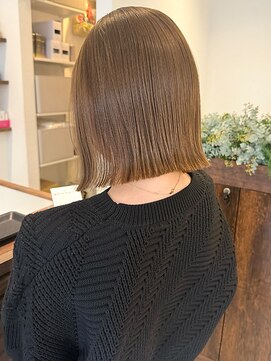 オーバルヘアー(OVAL hair) 切りっぱなしコンパクトボブ