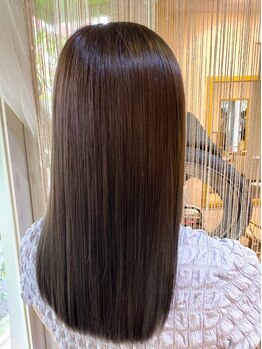 ヘアー リーフ(Hair Leaf)の写真/一人一人の髪質やくせ、うねりを見極め、最適な髪質改善メニューで艶と手触りが自慢の扱いやすい髪に！