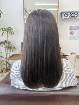 トップスタイル リッチ 透明感のある暗髪カラー