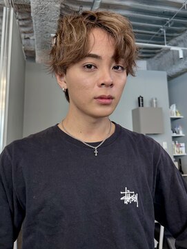 トリッカ シブヤ(TRICCA SHIBUYA) メンズカットカラーパーマブリーチニュアンス束感センターパート