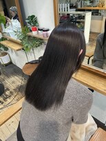 ヨンセンチメートルヒロサカ(4cm HIROSAKA)&nbsp;髪質育成ストレート