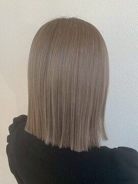 透明感/アッシュベージュ/ミディアムボブ