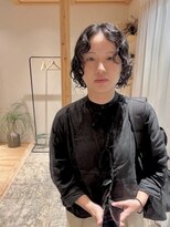 ヒト(hito)&nbsp;hito/ クセを活かしたパーマ× ミディアム ウェーブ