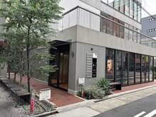 スイ(sui)の雰囲気(画像中央の自動ドアが入り口となります!エレベーターで4階へ♪)