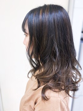 サロンドユー ベルポート本店(SALON DE U) ナチュラルハイライトとグラデーションカラー☆