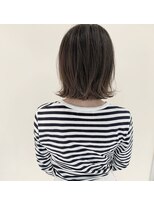 デフィー(DEFY) パッツンボブにハイライトとグレージュカラー