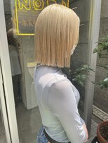 ノラ シブヤ(NORA)&nbsp;ブロンド、ホワイトベージュ、切りっぱなし【木原】