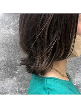 ヘアーラウンジ エゴ(Hair Lounge EGO) 白髪を活かしてデザインに　グレーベージュ　武蔵新城