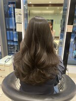 アピッシュ ギンザ(apish ginza)&nbsp;グレージュ暗髪コテ巻き風パーマ韓国パーマ