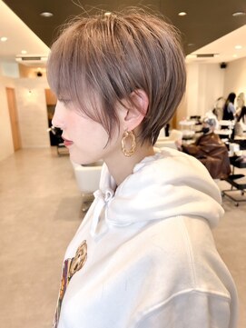 シシ 大宮(She 2.) 乾かして丸くなるショート/丸みショート/前髪/ベージュカラー