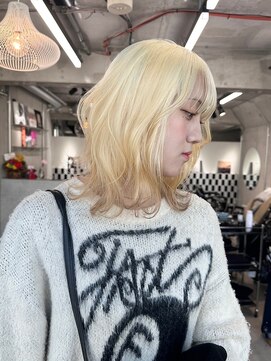 リル ラウム 原宿(LiL Raum) ローライトエンドカラー 抜きっぱなしブロンド