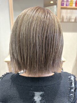 ミルクティーベージュ