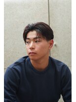 にもう&nbsp;ツーブロックセンターパート.刈り上げ