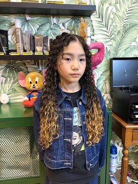 ナチュラル ヒーロー(Natural HERO) キッズ外国人風カーリーパーマ