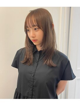 ユー セント(yew scent) 【栄】顔まわりレイヤー×透明感ブラウン