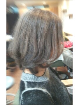 ヘアールーム ダリア(Hair Room DAHLIA) プラチナシルバー