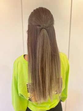 ツムグ 代官山店(TUMUGU) 30代40代50代大人かわいいヘアホワイトグレージュ美髪のススメ